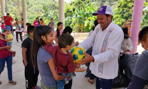 Cazones: «Día del Niño» en la comunidad de Felipe ángeles