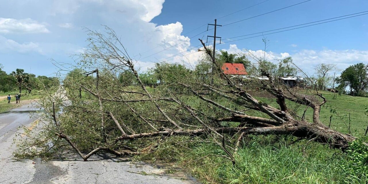 Tempoal: Visita a las zonas afectadas por la fuerte lluvia y granizada