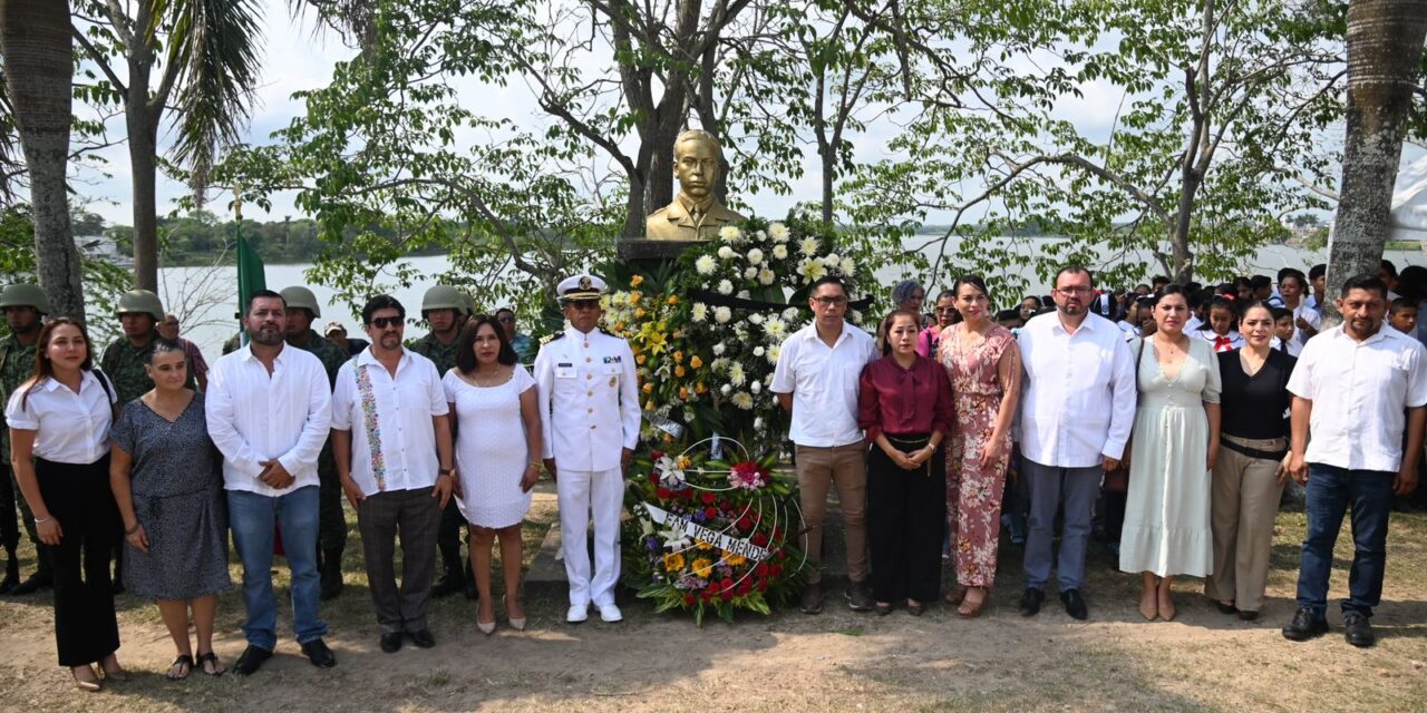 Tuxpan: Realizan ceremonia por el 78 aniversario luctuoso de Fausto Vega Santander