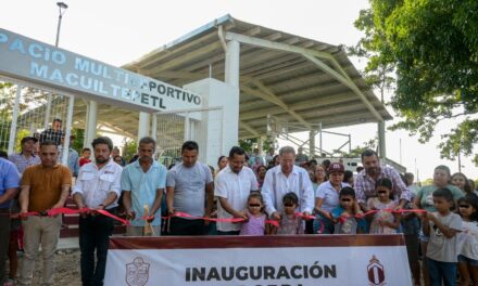 Alcalde José Manuel Pozos Castro entregó en Macuiltépetl, una cancha y espacios multideportivos, que para la comunidad eran un sueño