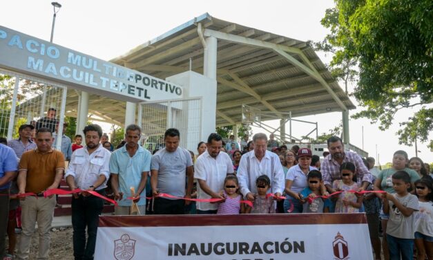 Alcalde José Manuel Pozos Castro entregó en Macuiltépetl, una cancha y espacios multideportivos, que para la comunidad eran un sueño