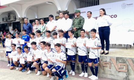 En el lunes cívico se recordó el 142 Aniversario de la Ciudad de Tuxpan