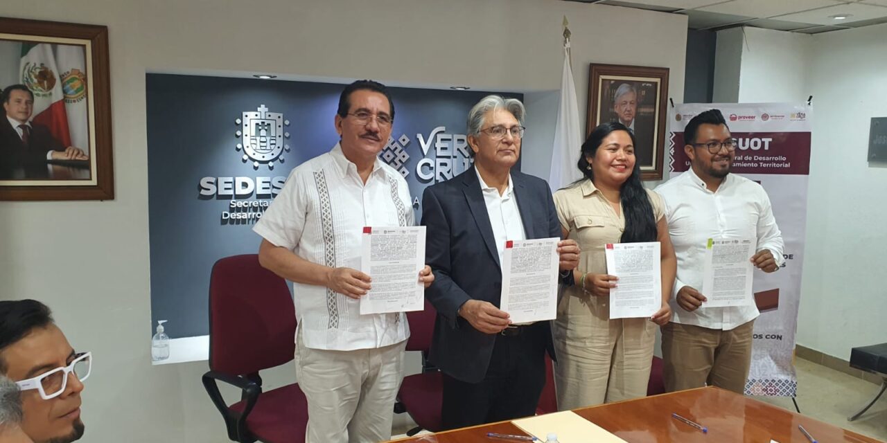 Rodrigo Calderón impulsa regularización de asentamientos de Martínez de la Torre