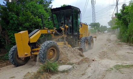 Martínez de la Torre: Ayuntamiento nivela y mejora calles en la colonia La Esperanza