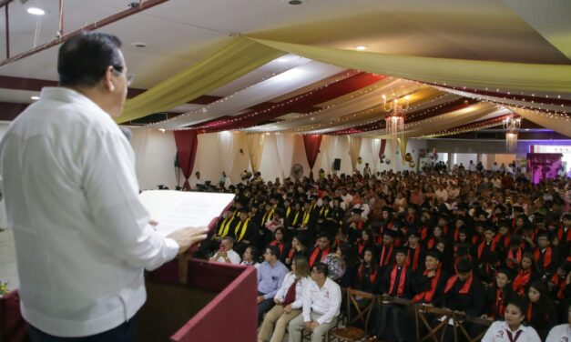 Martínez de la Torre: Rodrigo Calderón reconoce labor de estudiantes y maestros del CETIS 145