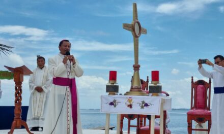 Ozuluama: Oración en la playa de Cucharas