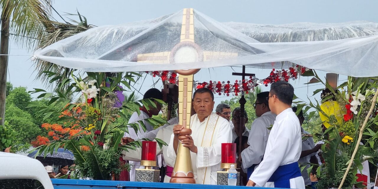 Ozuluama: Procesión del santísimo en Cucharas