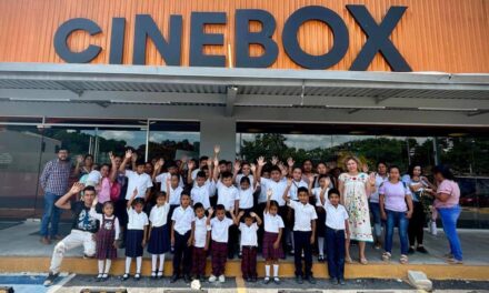 Papantla: Visita de alumnos de El Copal a CINEBOX