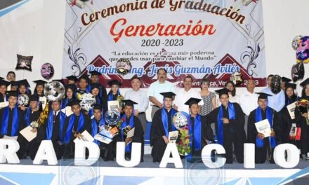 Tantoyuca: Acude como padrino de generación de egresados de TEBA colonia Azteca alcalde JGA