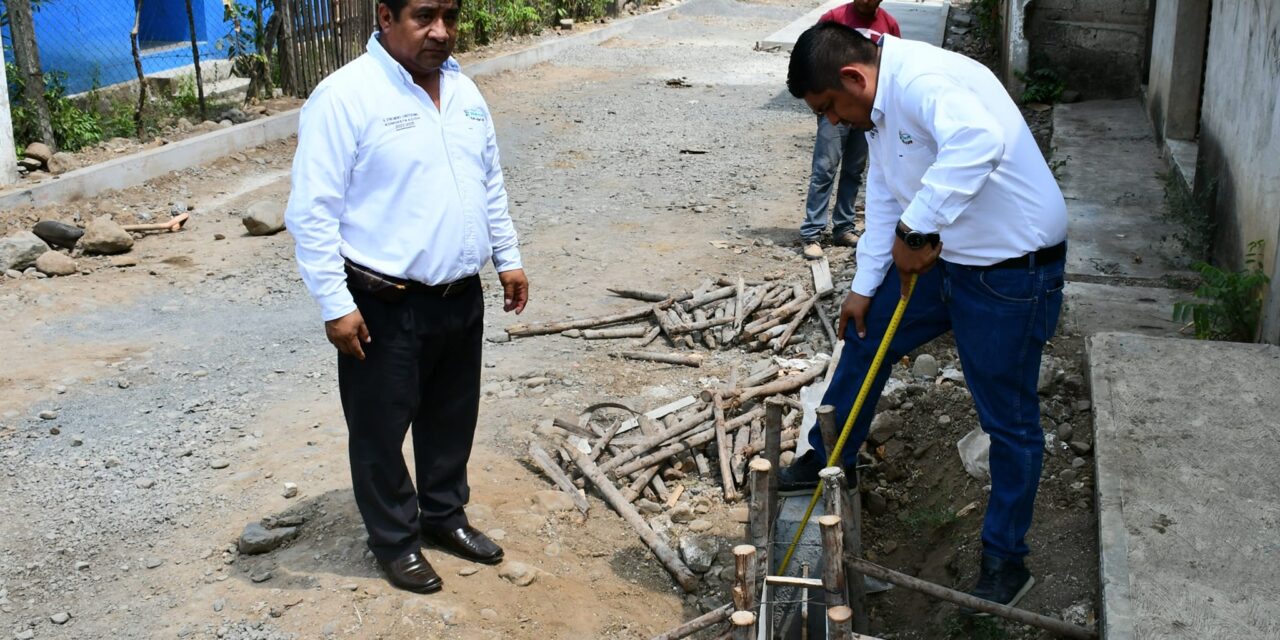Citlaltépetl: Supervisa obra en la localidad de naranjal: alcalde Cirilo Doroteo Esteban