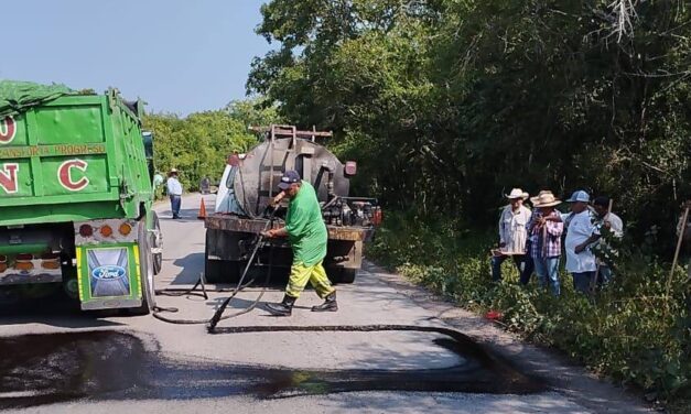 Gobierno municipal atiende tramos viales Tempoal-Pochuco y Tempoal Santa Fe con programa de bacheo