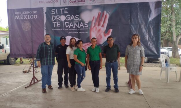 Coatzintla: En la laja, honores y programa de la estrategia “si te drogas, te dañas”