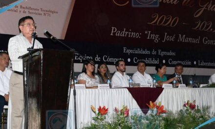 Tantoyuca: Acude alcalde JGA a ceremonia de graduación del CBTis plantel 71