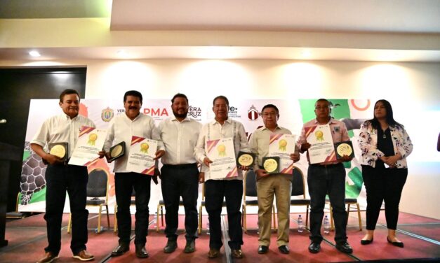 Tuxpan recibe Galardón de Oro por la protección al medio ambiente