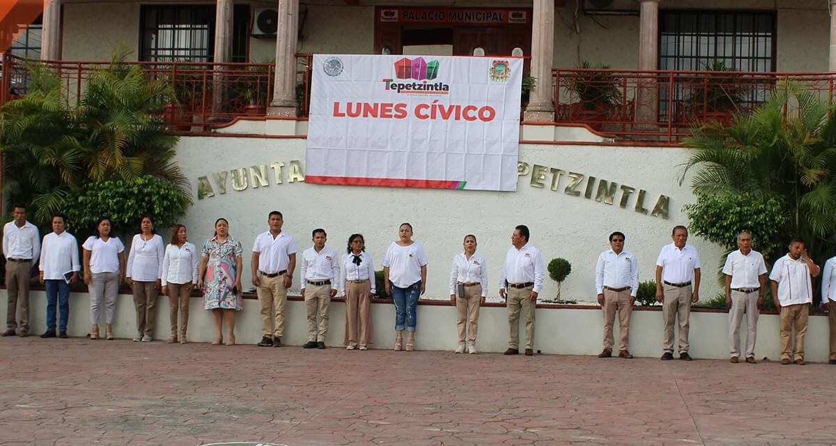 Tepetzintla: Lunes Cívico