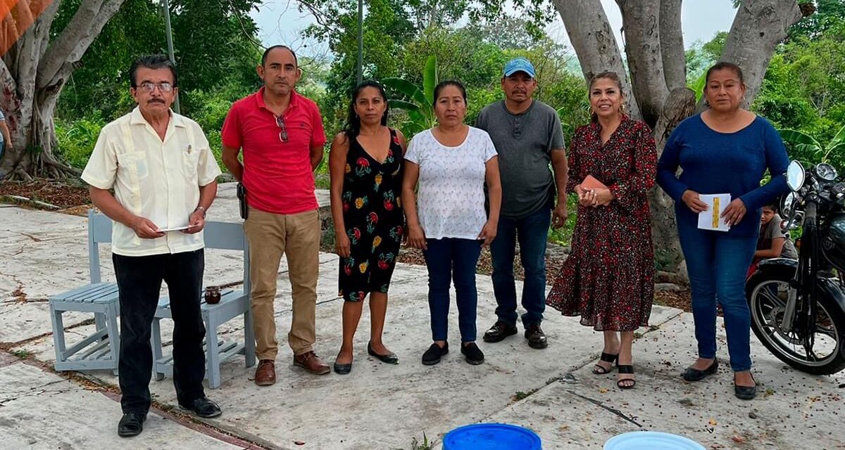 Tepetzintla: Donación de pintura para la escuela telesecundaria “Fernando Montes de Oca”
