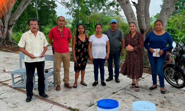Tepetzintla: Donación de pintura para la escuela telesecundaria “Fernando Montes de Oca”