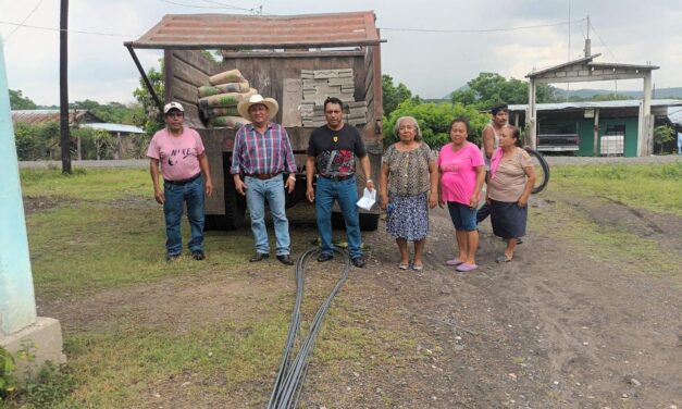 Tepetzintla: Se acudió a las comunidades de Villa Nueva, La Loma y Moyutla a dar respuesta a sus peticiones