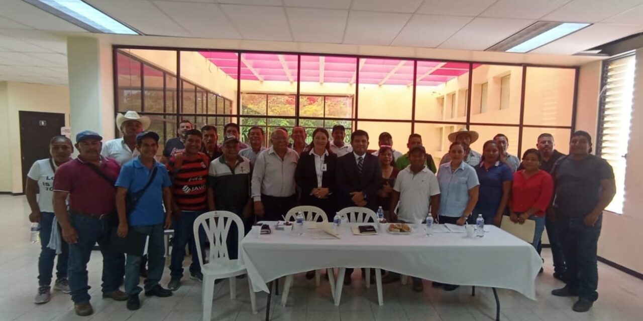 Reunión de CFE, agentes municipales y autoridades de Coatzintla