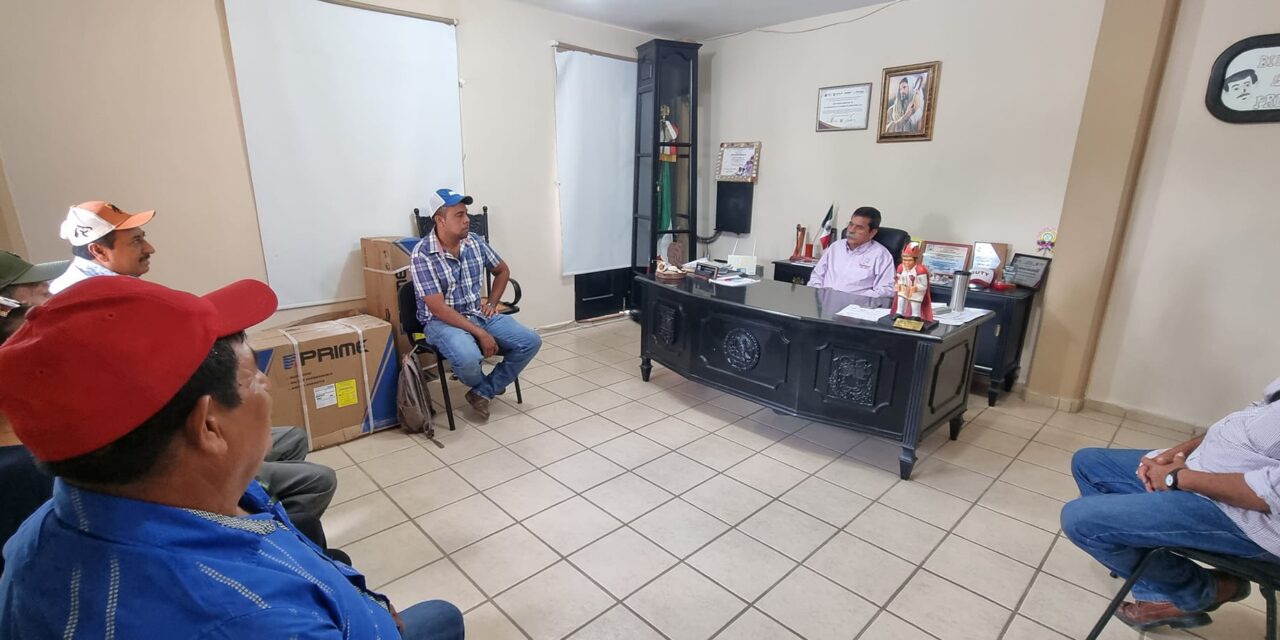 Alcalde Agustín Ramos Hernández Refuerza Comunicación Directa y Cercanía con los Ciudadanos de Ozuluama