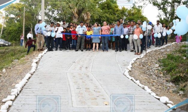 Tantoyuca: Inauguró alcalde JGA obra de rehabilitación de camino rural