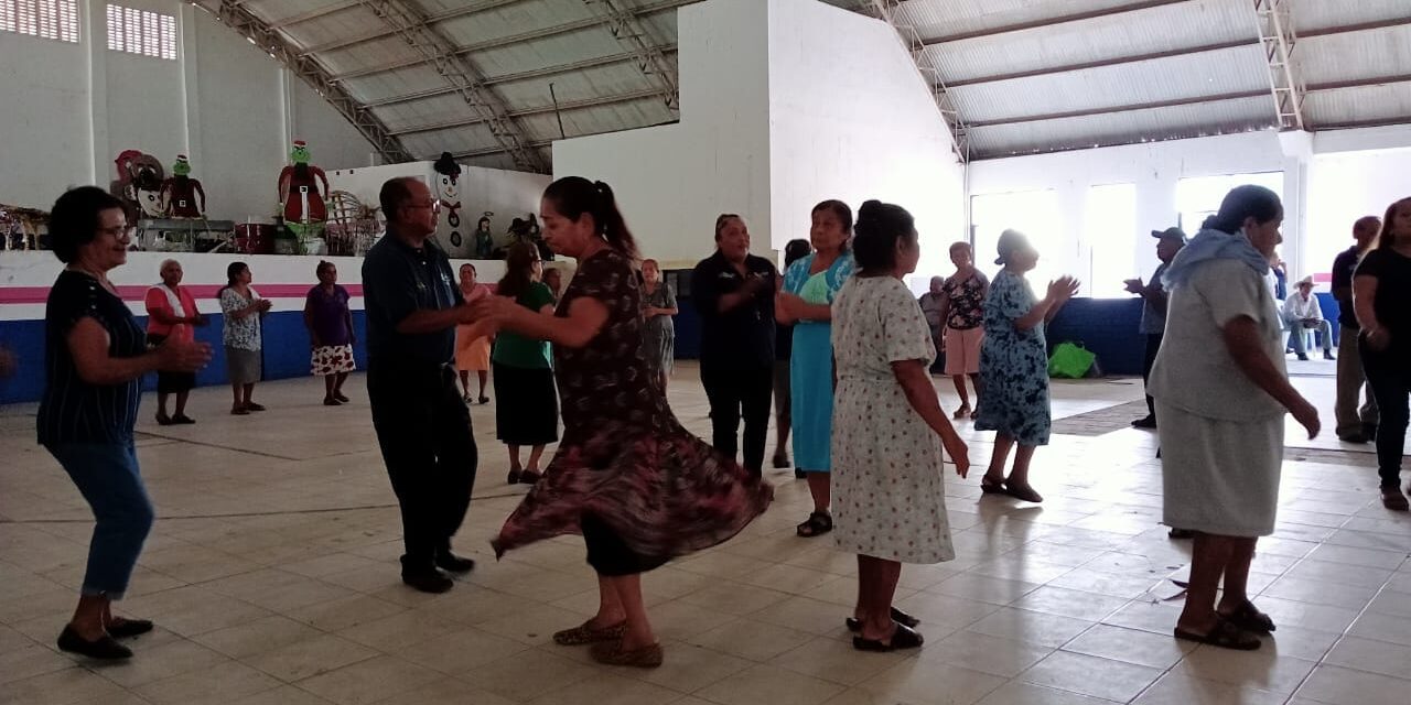 Ayuntamiento de Citlaltépetl promueve actividades recreativas y culturales para adultos mayores