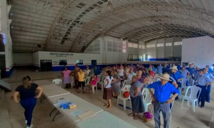 Citlaltépetl: A través del canto estimulan sus sentidos los adultos mayores