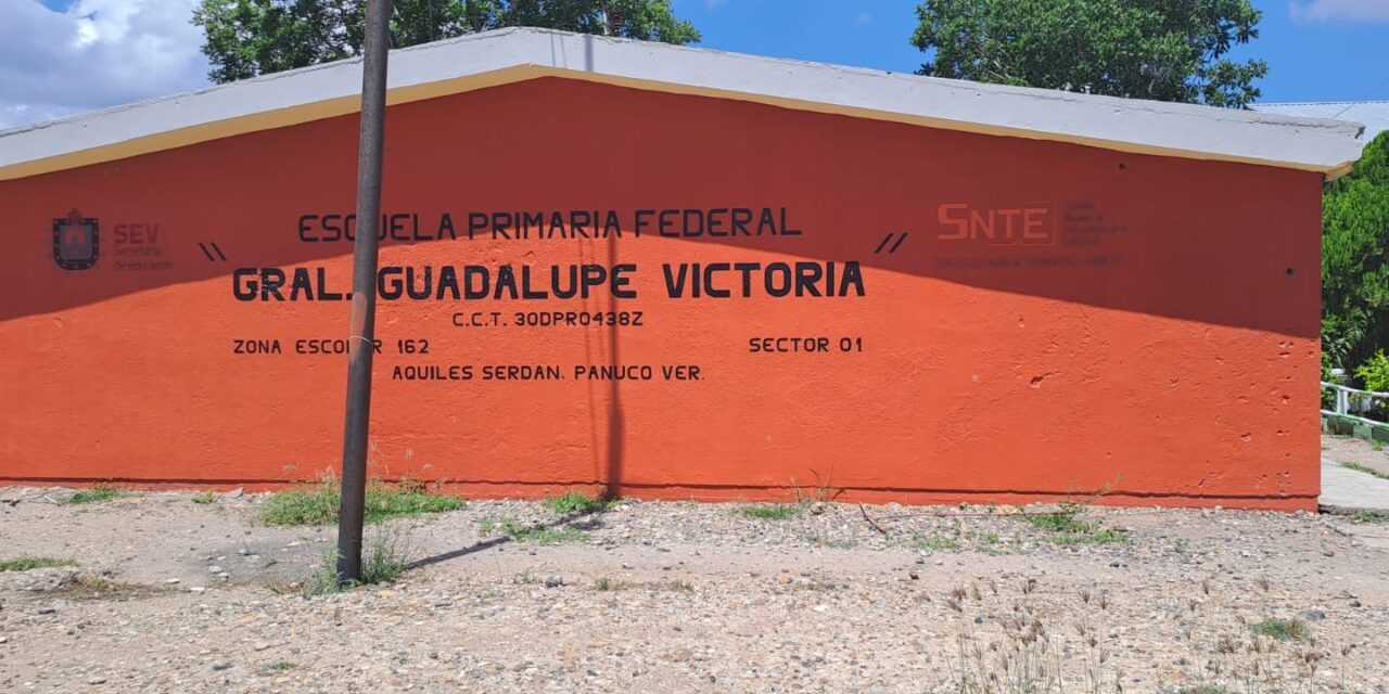 Pánuco: Dirección de Educación y Catastro Municipal trabajan en beneficio de planteles educativos