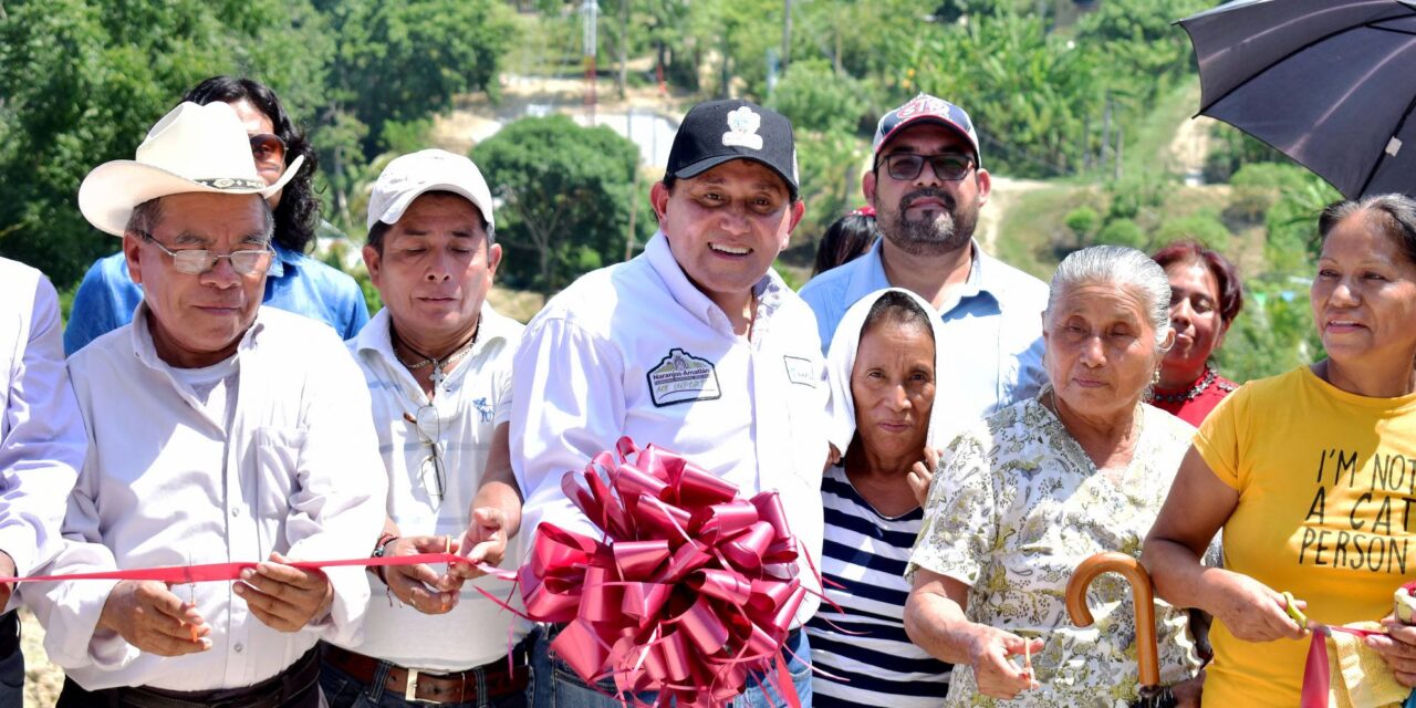 Naranjos: Alcalde inaugura rodamientos de concreto en la comunidad galeana
