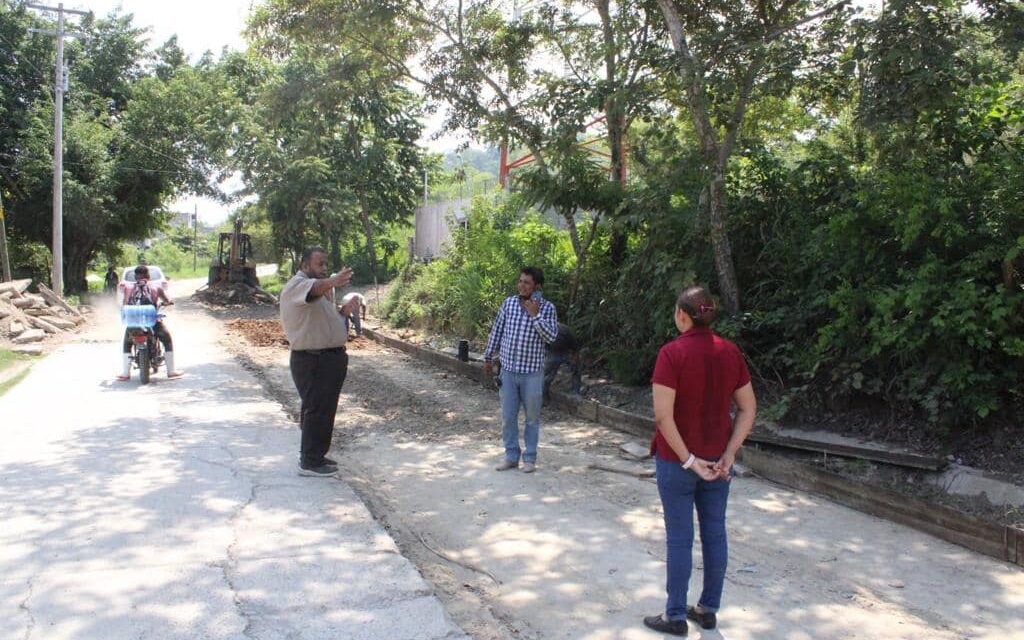 Supervisión de obras por el alcalde Cesar Ulises García Vázquez en Geo, Escolín y Bosques de Coatzintla