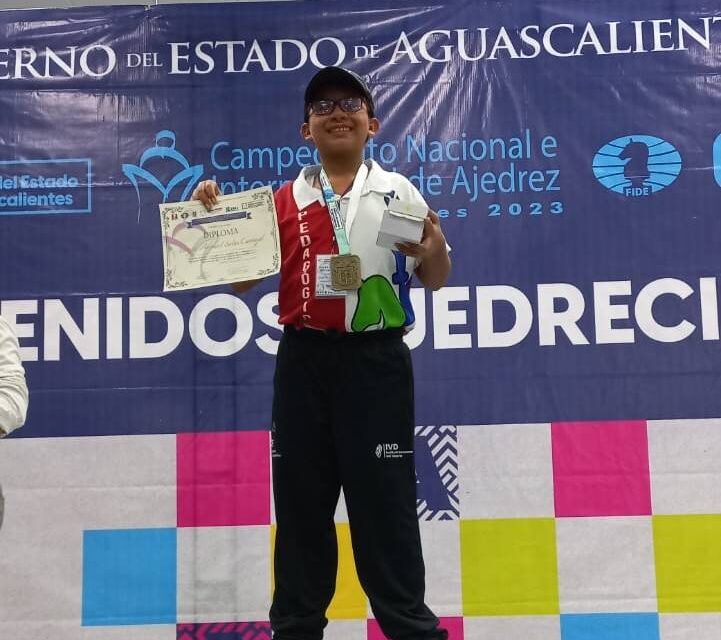 Coatzintla: Brayan Abimael Salas Carbajal se corona Campeón en Campeonato Nacional e Internacional de Ajedrez