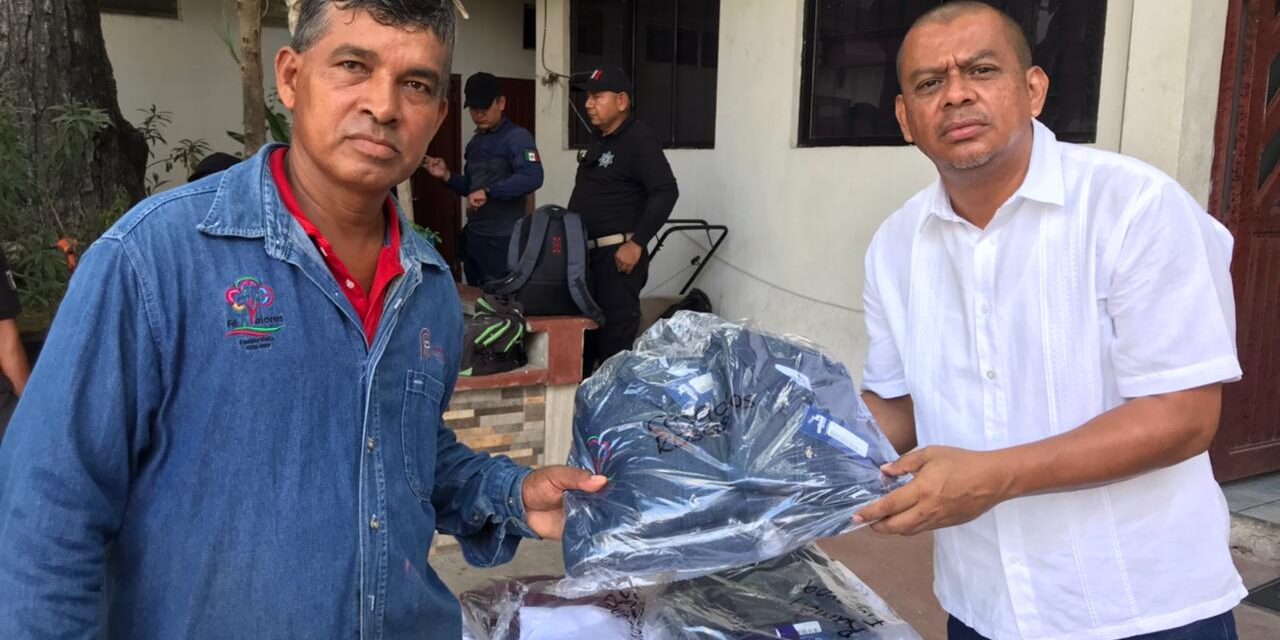 Pueblo Viejo: Entrega de Paquetes de Uniformes a Trabajadores Sindicalizados