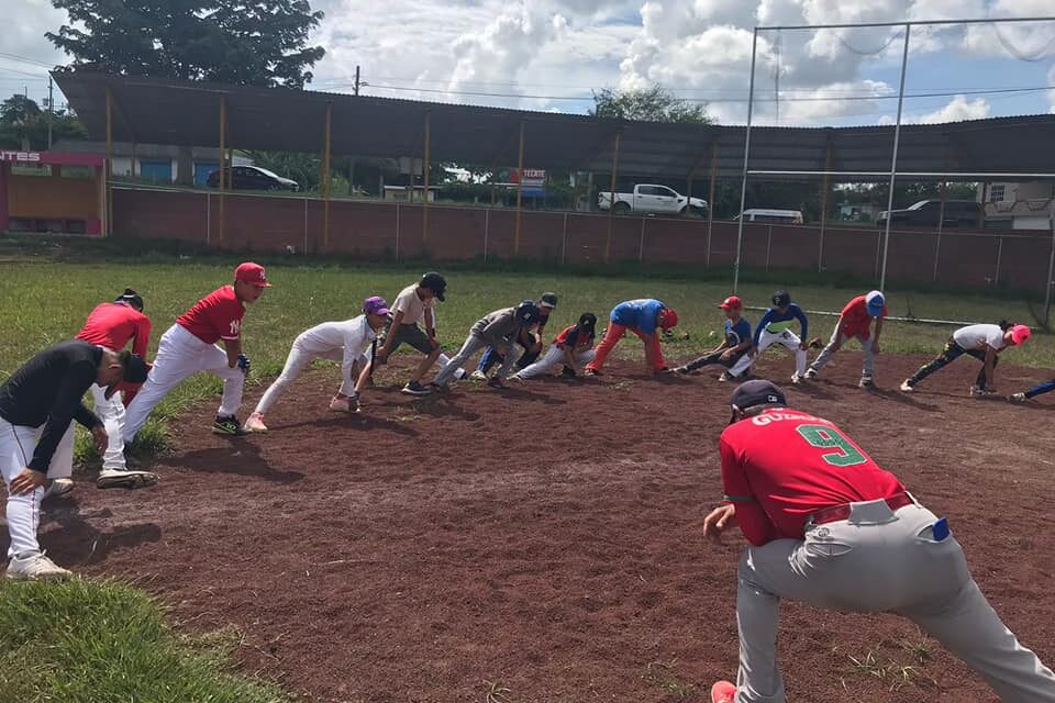Clínicas Deportivas de Béisbol Promueven el Deporte en Ozuluama