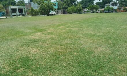 Continúa el Programa de Limpieza y Mantenimiento de Campos Deportivos en Coatzintla