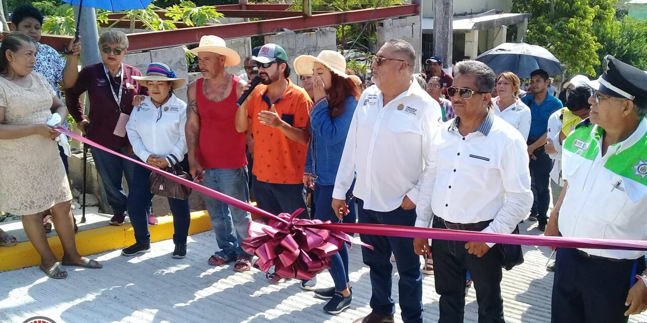 Pueblo Viejo: Vecinos y Ayuntamiento Unen Esfuerzos en la Mejora de Calle en Colonia Luis Donaldo Colosio