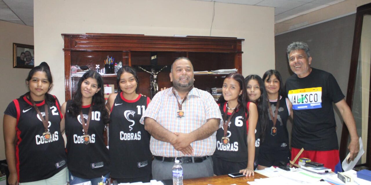 El Club de Básquetbol «Cobras de Coatzintla» Agradece el Apoyo del Presidente Municipal en su Camino al Evento Nacional