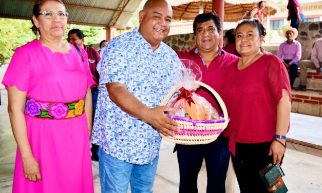 Citlaltépetl se enaltece con la visita del secretario de gobierno