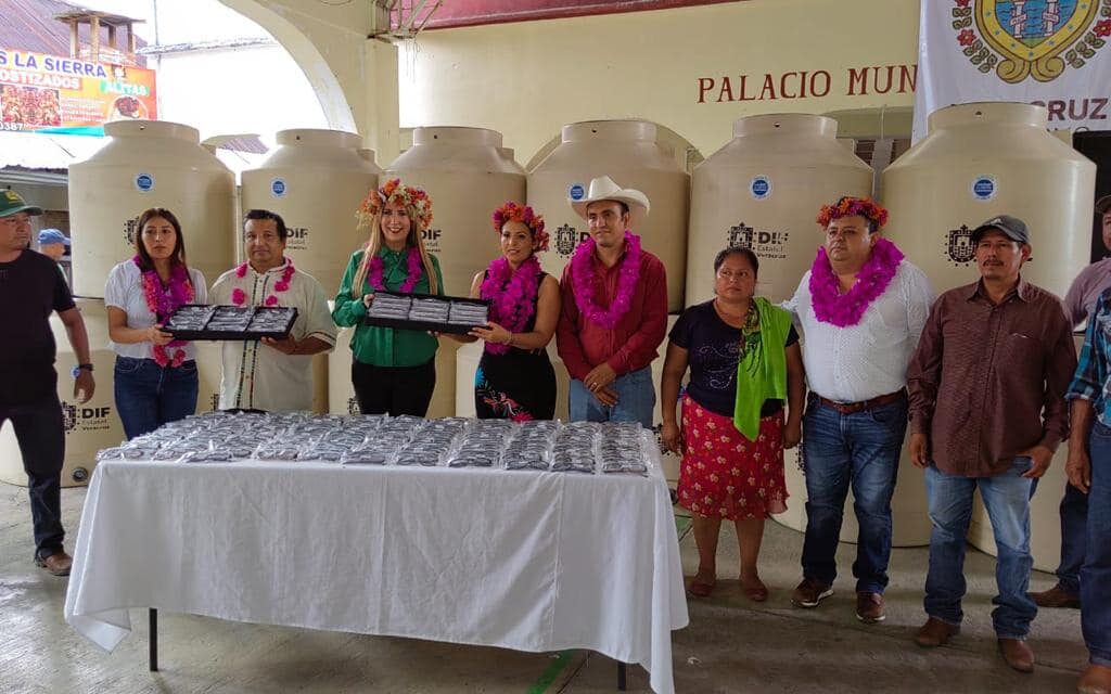 Tlachichilco: Entrega de Apoyos del Programa de Desarrollo a la Vivienda y la Comunidad en las Comunidades de Xalame y La Pahua