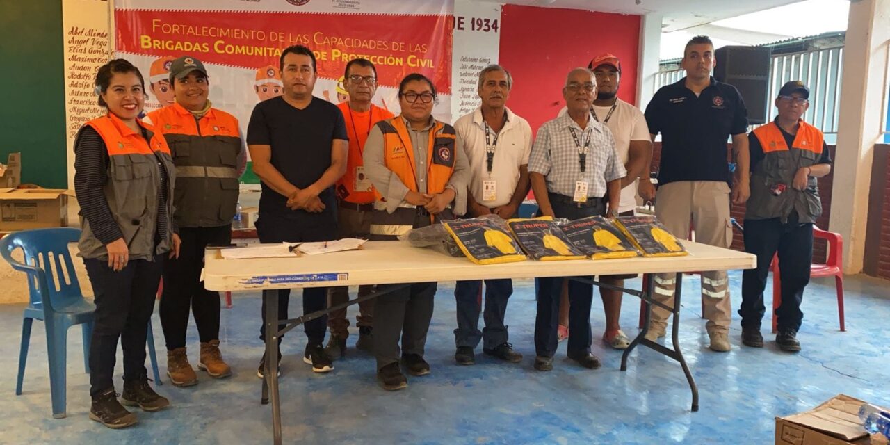 Martínez de la Torre: Entrega de Equipamiento en Felipe Carrillo Puerto