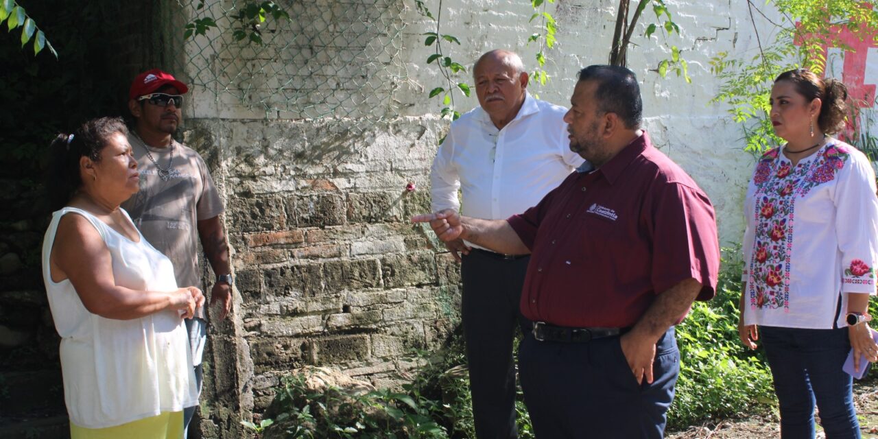 Coatzintla: El ayuntamiento construye muro de contención en barrio de Xico