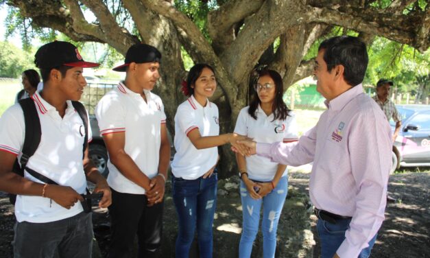 Entrega de Equipamiento al Telebachillerato Belisario Domínguez en Ozuluama