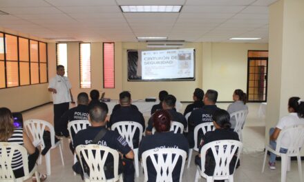 Coatzintla: Asisten policías municipales a conferencia de seguridad vial, urbanismo táctico y RCP