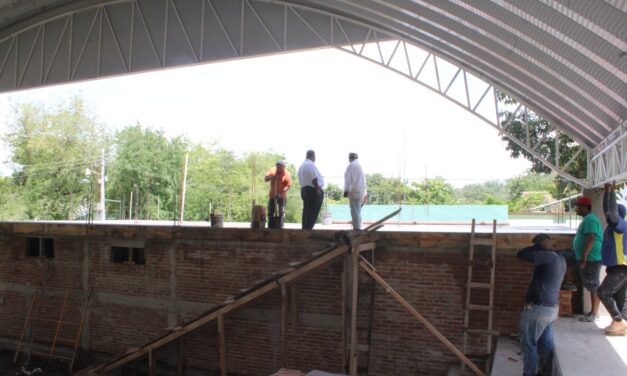 Coatzintla: Echan “la loza” de la agencia municipal de corralillos ante el entusiasmo de la población