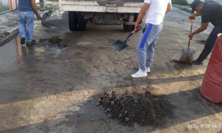 Coatzintla: Limpian libramiento “tapado” por exceso de tierra en el Parque Furberos