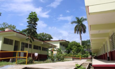 Coatzintla: Reconoce el alcalde César Ulises apoyo de la escuela “Héroes de Chapultepec” institución sede de la UBBJ