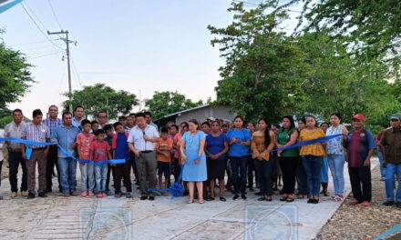 Tantoyuca: Alcalde JGA sigue cumpliendo a los habitantes de comunidades rurales con arreglo de caminos