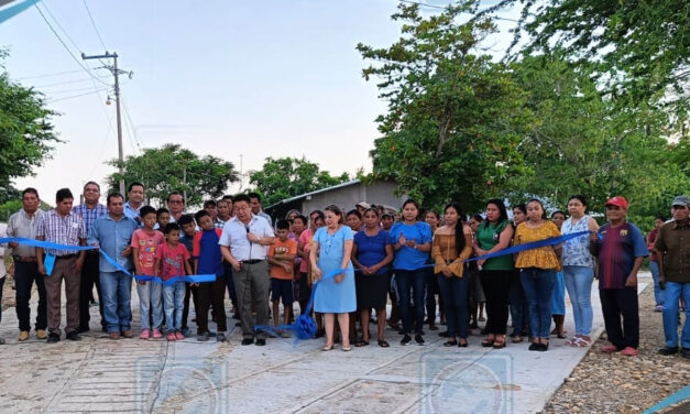 Tantoyuca: Alcalde JGA sigue cumpliendo a los habitantes de comunidades rurales con arreglo de caminos