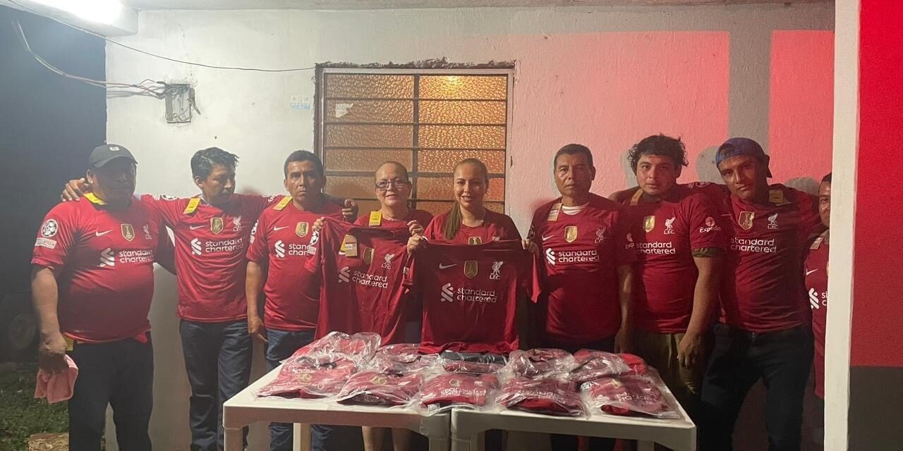 Tantima: Entrega de uniformes futbol a equipo de veteranos de la Ceiba Ocampo