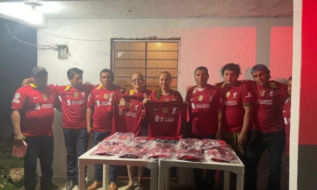 Tantima: Entrega de uniformes futbol a equipo de veteranos de la Ceiba Ocampo