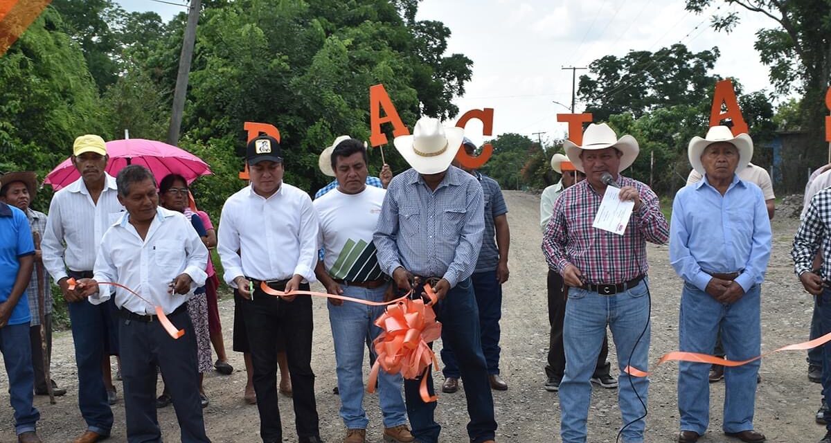 Tepetzintla: Inauguración de obra en rehabilitación de revestimiento en las calles 1,2 y 3 de la localidad de la Guásima